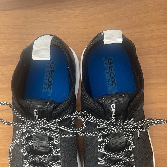 GEOX Respira sneakers size 10 - Picture 3 of 8